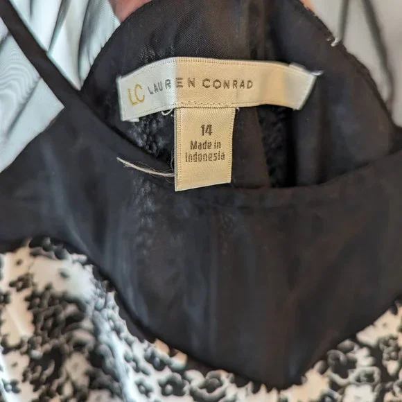 Lauren Conrad Black and White Floral Dress size 14 - Picture 3 of 5